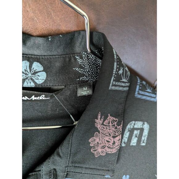 NWT TRAVISMATHEW Tourist Season Polo Men’s Medium Black Golf Shirt Performance - Picture 2 of 2